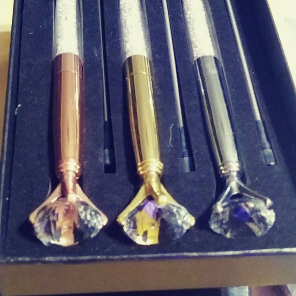 3} REALISTIC- DIAMOND *LOOK* PEN SET. SILVER, GOLD, & ROSE GOLD - Picture 9 of 9